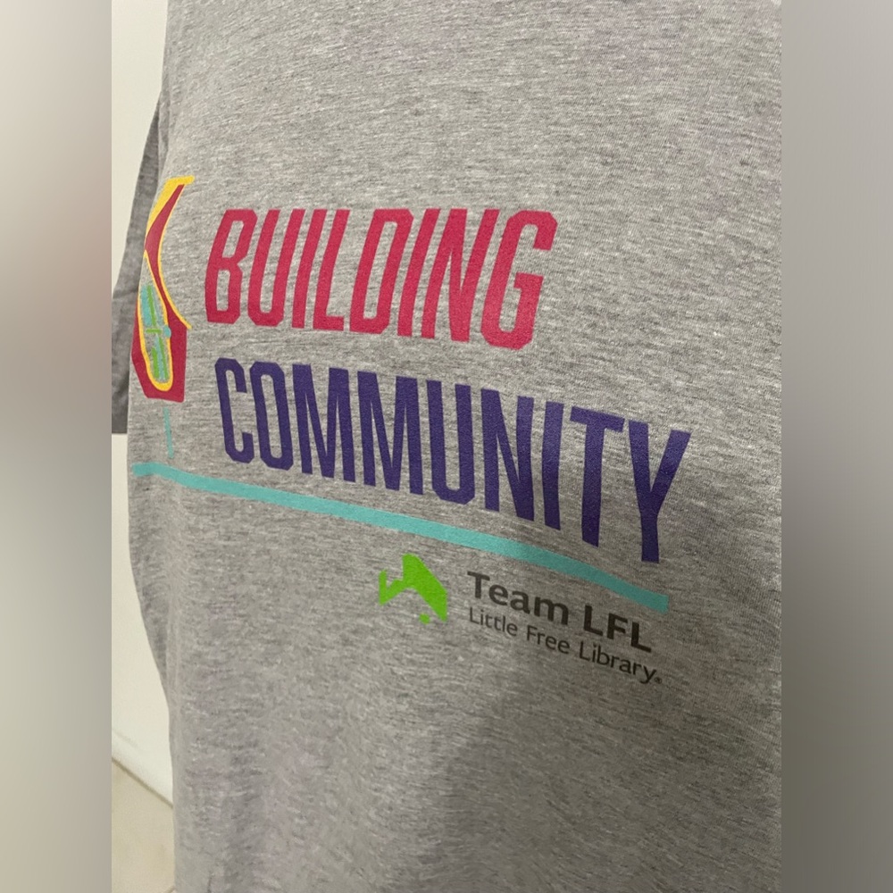 The Little Free Library Volunteer T-Shirt * Building Community * New without Tag - Picture 15 of 15